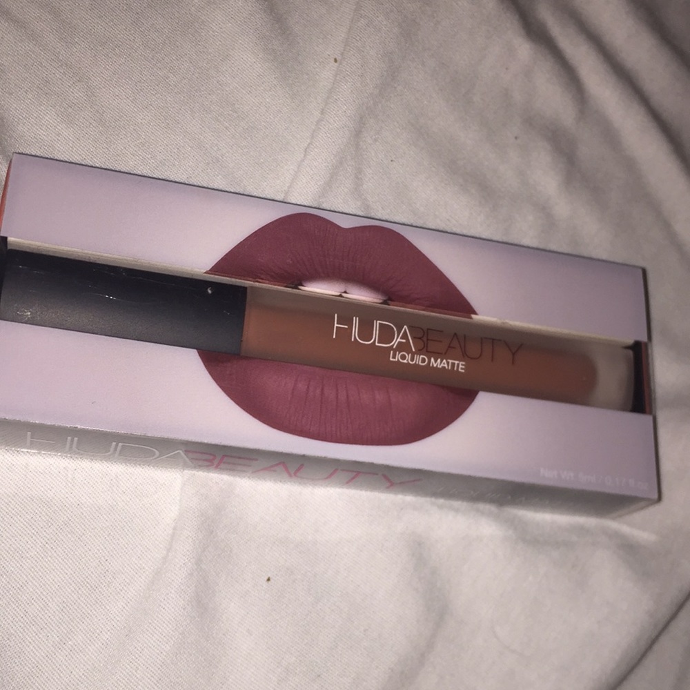 Huda beauty lipstick